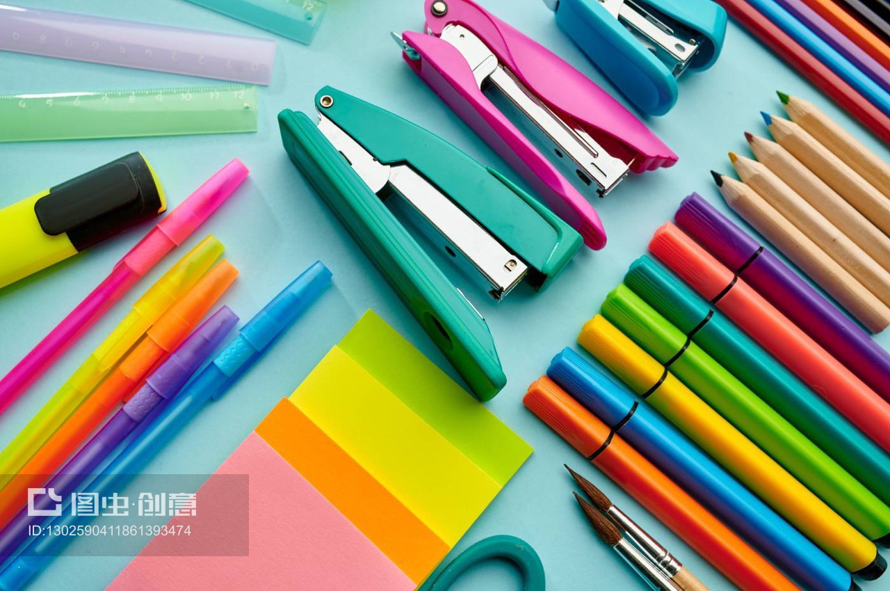 藍(lán)色背景下的辦公文具用品銷售策略